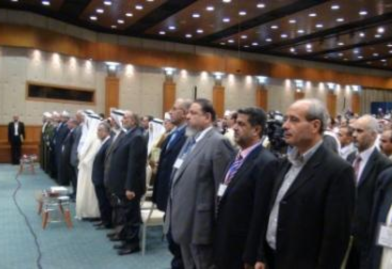 
<span>المشاركون في مؤتمر خطبة الجمعة ودروها في بناء المجتمع يوقعون على ميثاق شرف ضرورة المشاركة بالشأن العام لصلاح الوطن</span>
