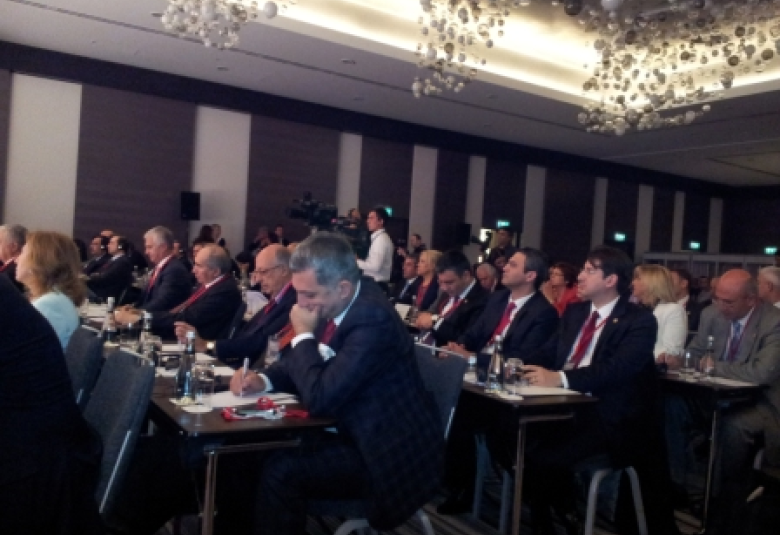 
<span>وفد من المنتدى العالمي يشارك في مؤتمر الربيع العربي والديمقراطية</span>
