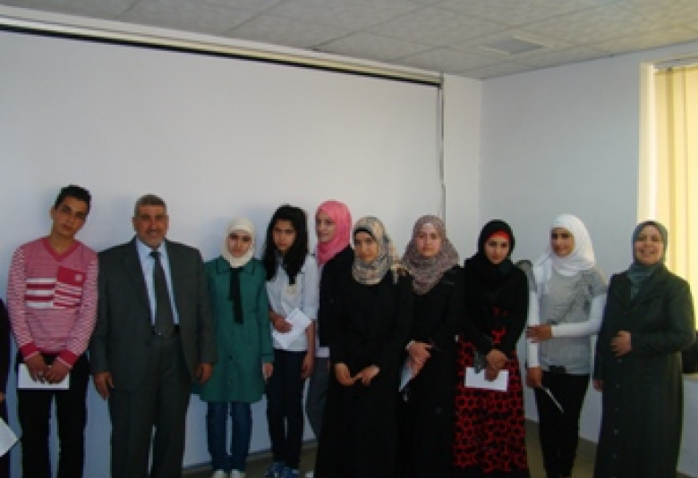 
<span>قطاع المرأة في منتدى الوسطية يكرم الشعراء الفائزين</span>
