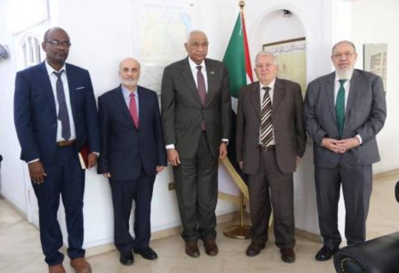 
<span>زيارة إلى السفير السوداني دعماً لوحدة السودان ووقف الحرب</span>
