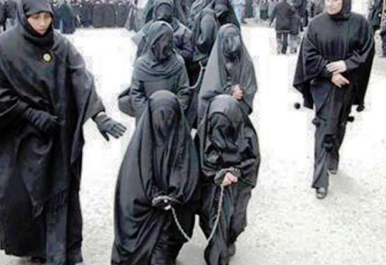 
<span>منشقات عن شرطة أخلاق "داعش"، يتحدثن عن القسوة، والكرب والهروب (1 من 2)</span>
