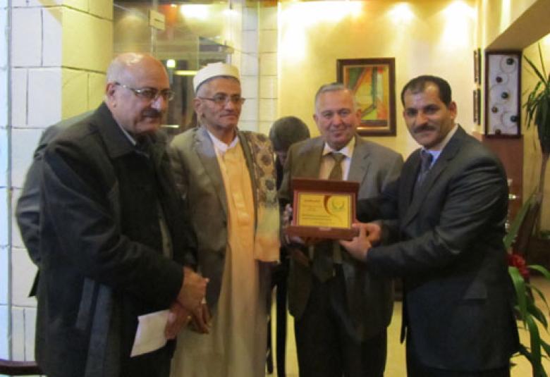 
<span>الامين العام للمنتدى العالمي للوسطية  يكرم اعلاميين أردنيين وعرب</span>
