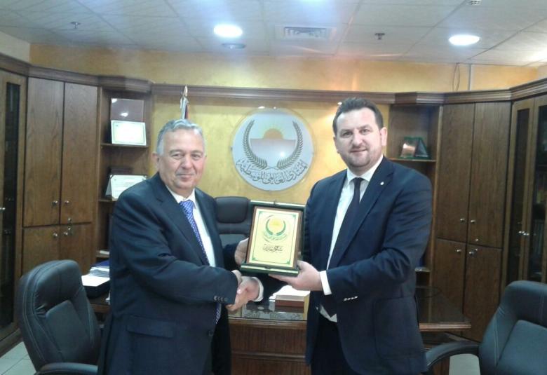 
<span>المنتدى العالمي للوسطية ومؤسسة الفرقان للتراث الإسلامي يوقعان اتفاقية تفاهم وتعاون</span>
