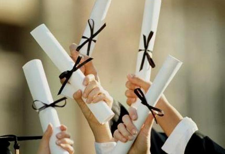 
<span>يعلن قسم الدراسات في المنتدى العالمي للوسطية عن منحة مالية  ( بدل طباعة وتجليد رسالة الماجستير والدكتوراه)  </span>
