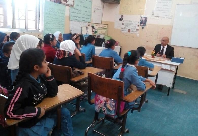 
<span>العالمي للوسطيه يقيم محاضرات في  المدارس حول  ( التطرف والارهاب) </span>
